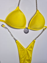 Bikini Poses Amarelo